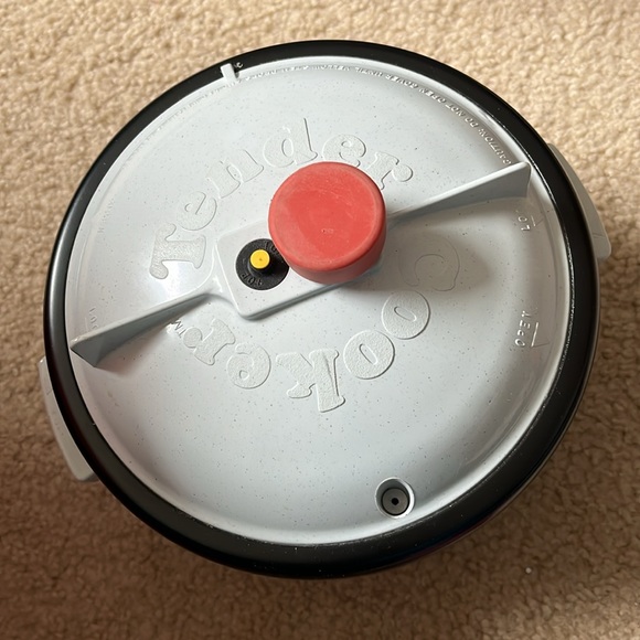 Nordic Ware Tender Cooker - Picture 2 of 7